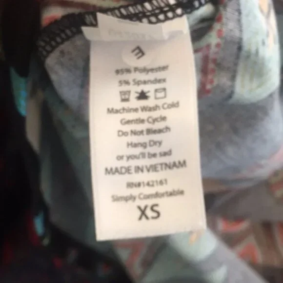 XS LuLaRoe Randy Tee Disney DD11 1378 - Picture 5 of 5